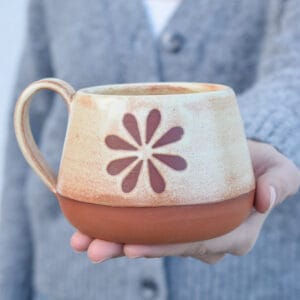 Šalčka marjetica bež barve