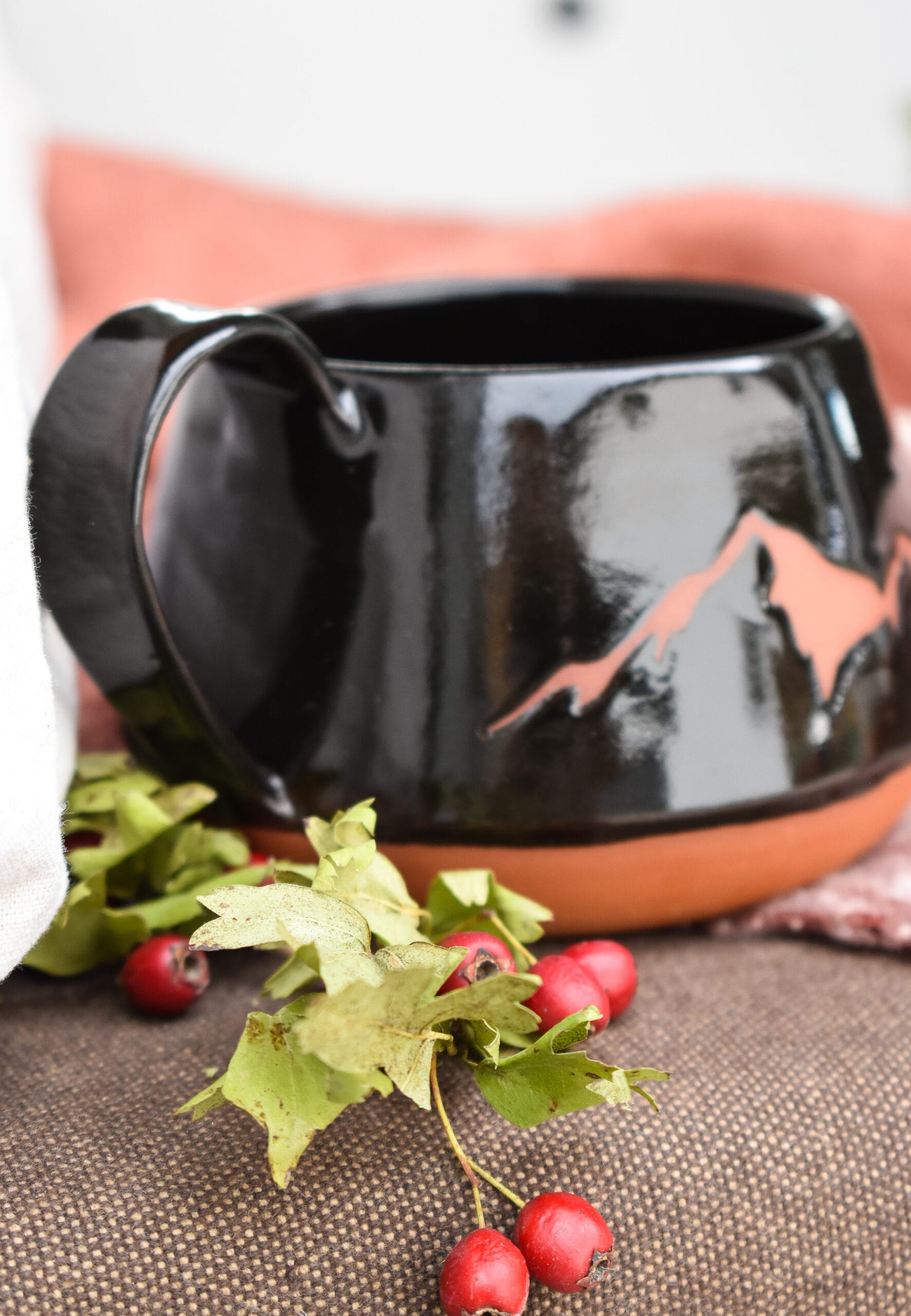 Šalčka z gorami črne barve - slika 3